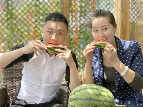 辉辉吃瓜短剧,揭秘短剧中的欢乐与智慧